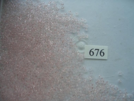 676- 2.2  mm glazen rocailles transparant licht roze 15gr