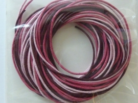 2290524- 3 rollen waxcord mix in rood/roze kleuren van 1mm dik en 1.70 meter lang