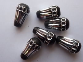 8817.P- 6 stuks aluminium kralen druppelvorm zwart/zilver geslepen 14x8x4mm