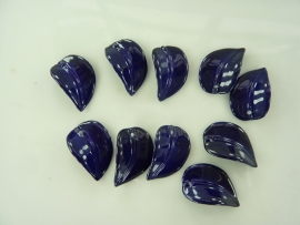 SLK.024- 10 stuks blaadjes donkerblauw van 2x1.4cm OPRUIMING