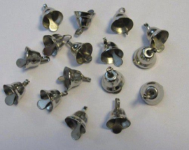 4402 - 16 stuks klokjes van 11 mm. staalkleur