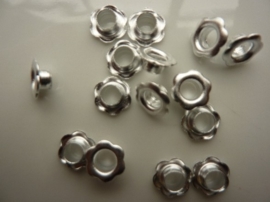 TH12043/4352- 15 stuks eyelets bloemen van 10mm zilver