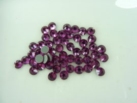 000624- 50 stuks hotfix crystal steentjes SS30 6.4mm ruby