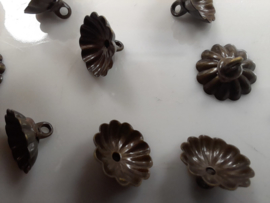 CH.010-B - 10 stuks donkerbrons kleurige steenkapjes - niet buigbaar