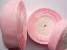 rol met 45.72 meter roze organzalint van 20mm breed OPRUIMING