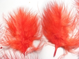 0.CH.07A. ruim 100 stuks (18 gram) verentoefjes van 7 tot 10cm lang rood