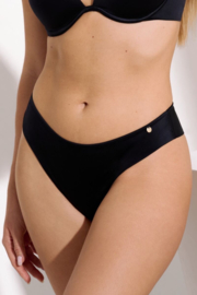 Naomi string in goud 42 of zwart 42 44