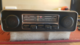 VW radio Emden met VW frontje en draaiknoppen in  nette staat (nieuwe fotoś)