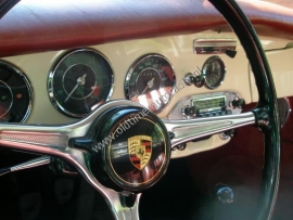 Blaupunkt radio in Porsche 356