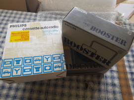 Leuke set van Philips is ooit gekocht bij Henk Peels Helmond maar nooit ingebouwd. bestaande uit autoradio cassette 22 AC 680 , Booster 22 AP 830 , Luidspreker set 22 EN 8361.