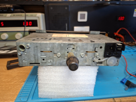 VW Bluetooth radio Emden voor 1303 Kever met originele VW draaiknoppen