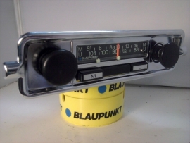 Mooie kleine 12volt  FM radio met Kever de luxe frontje