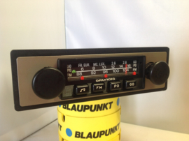 Grundig FM radio (geringe inbouwdiepte)