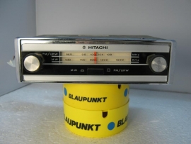 Hitachi FM radio 6 of 12 volt (verkocht)