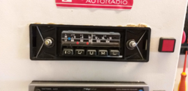 pasfrontje om oldtimer autoradio in te bouwen in groot radiogat