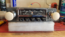 Blaupunkt frankfurt 12volt FM radio met witte/elfenbein druk en draaiknoppen