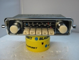 Autoradio Blaupunkt radio met speciaal frontje voor VW Kever
