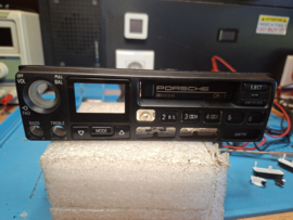 Porsche autoradio CR1 frontje for parts cassette klepje