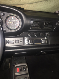 Blaupunkt radio München RD 104 voor Porsche 911 M-Code 687 (pixelfehler)