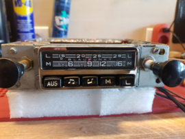 Blaupunkt Bremen met de "aus"button o.a. Porsche