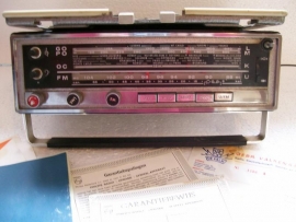 Philips radio 22 RP 463 en slede
