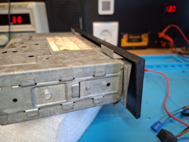 VW Bluetooth radio Emden voor 1303 Kever met originele VW draaiknoppen