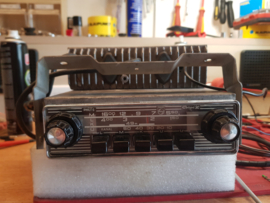 Philips N6D32T FM autoradio met omzetbare polariteit voor Engelse oldtimers