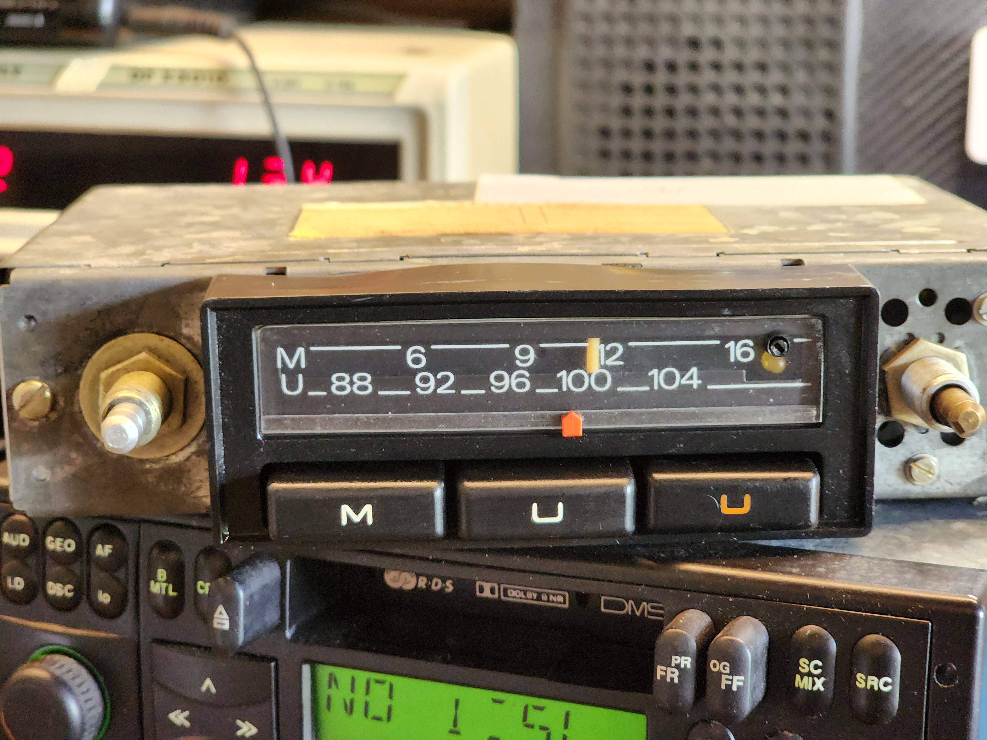 "kale" 12 volt FM radio met Bluetooth