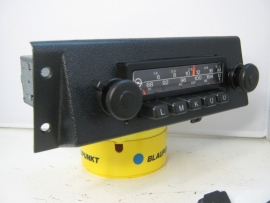 Blaupunkt Opel radio met speciaal frontje voor Manta Ascona