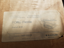 Original Blaupunkt Radio Einbausatz Ford Fiesta MK2  Teilenummer 7 608 1233 66