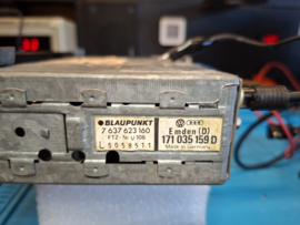 VW Bluetooth radio Emden voor 1303 Kever met originele VW draaiknoppen