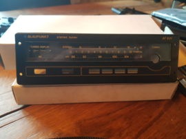 Frontje Blaupunkt autoradio  stereo tuner AT 931