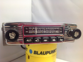 Blaupunkt Bremen met de "aus"button o.a. Porsche