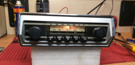 Grundig FM radio met speciaal frontje voor Citroën DS