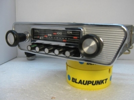 Radio Wiesbaden for 1965 Daimler (new pics)(verkocht)