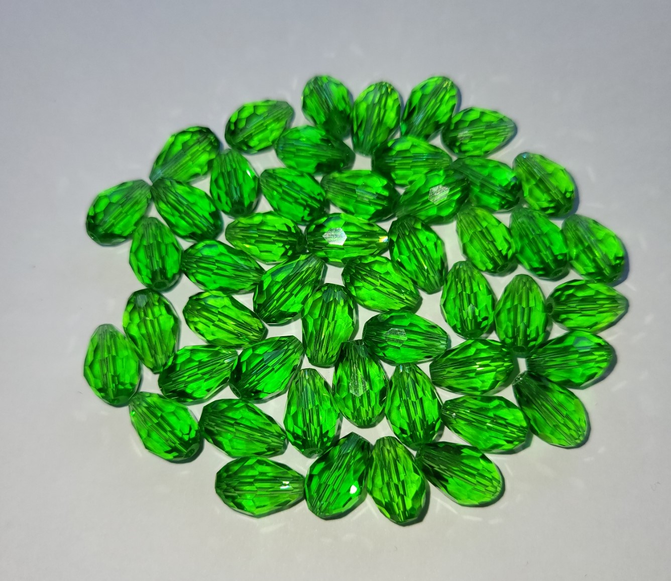 *FCT12/21  8 x Facet glaskraal Licht Groen 12 x 8 mm