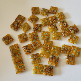 *GLV12  8 x Millefiori  Glaskraal Plat Vierkant 10 mm Okergeel/Bruin