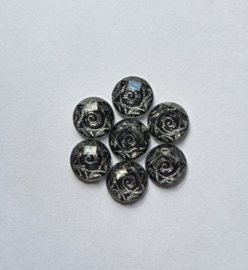 *PLS16   1 x Plaksteen "cabochon"  Zwart met Zilver