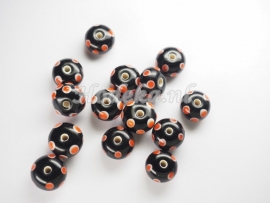 GLP11   1 x Glaskraal Rondel Zwart met Oranje stippen 7 x 11 mm