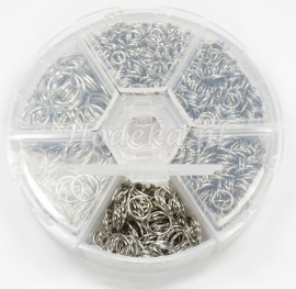 ABX01 assortiment box met ca 1000 ringetjes antiek zilver