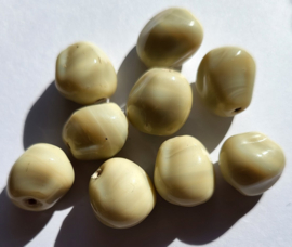 *GKO23  10 x Glaskralen Fantasie Beige ca. 12mm