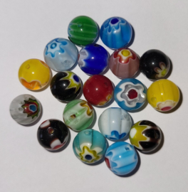 *GLR114  8 x Milifiori glaskraal rond Diverse kleuren 10mm