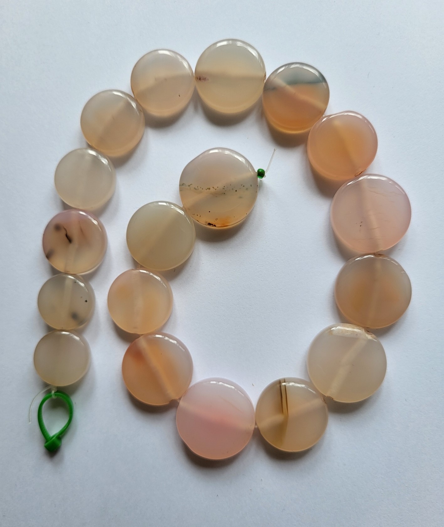 *NSA08   1 x Natuurstenenstreng *Agaat* Rond tussen de 16 en 22mm