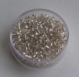 CNR08/03  Rocailles 50 gr. Transparant met zilveren Kern 8/0