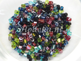 Opruiming van de CZT05  Rocailles staafje 10 gr.  Kleuren Mix ca. 2 mm