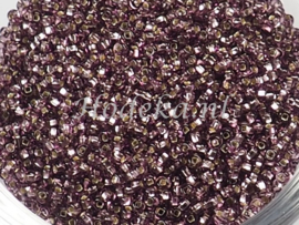 CRP11/57a  50 gram Preciosa Rocailles 11/0 Paars silverlined