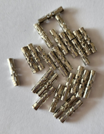 *FGB02   12 x  Metalen kraal staafje filigraan  13mm Antiek Zilver