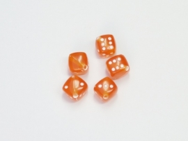 Opruiming van de DBS06 10 x dobbelsteentjes Oranje 10mm