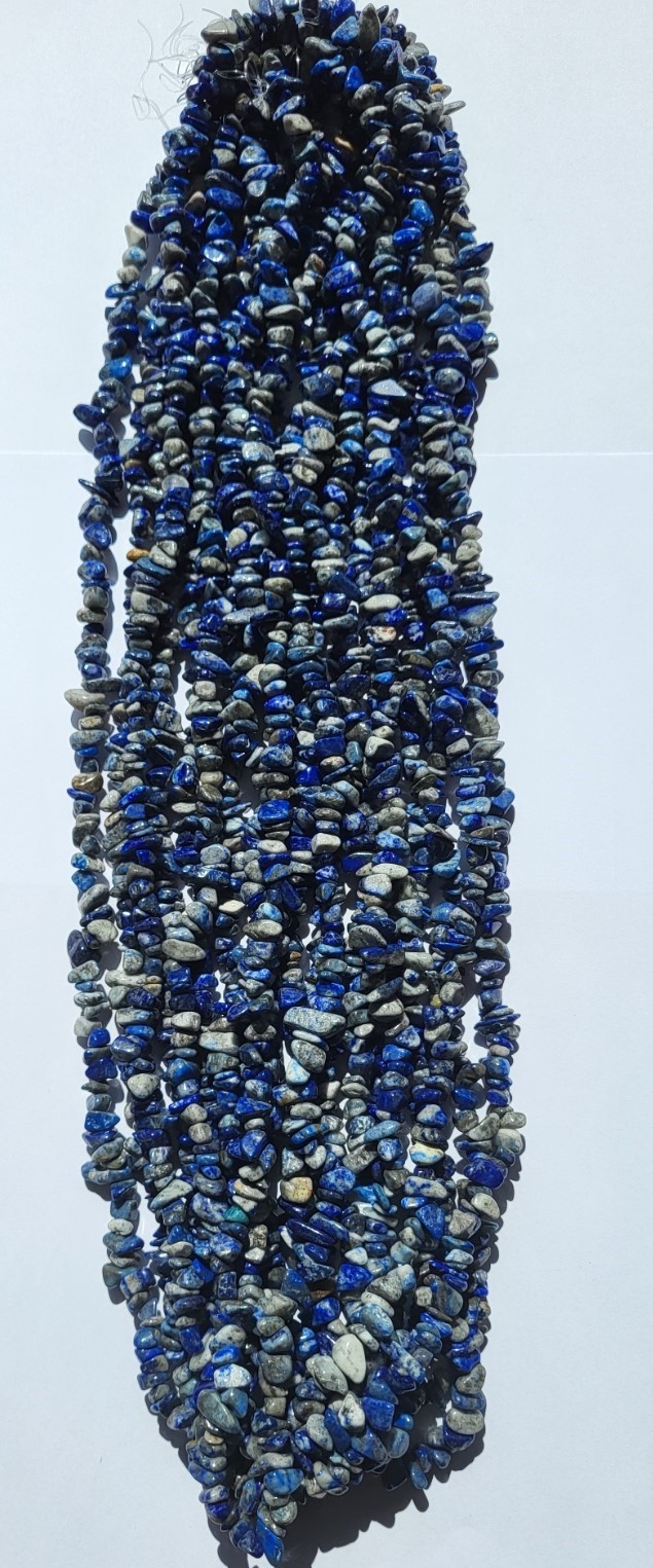 *NST19a   1 streng ca. 80 cm. natuursteen *Lapis Lazuli* top Kwaliteit