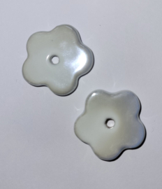 *KMK10  2 x Porseleinen kraal Bloem ca. 29mm Wit